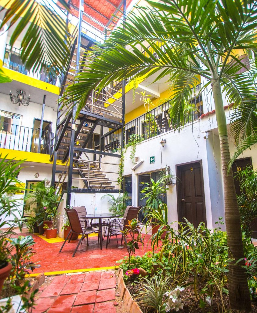 HOTEL MELINA_HABITACION PATIO Y RECEPCION_-3